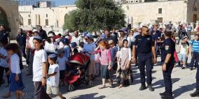 مستوطنون ينفذون اقتحامات واسعة للمسجد الأقصى 