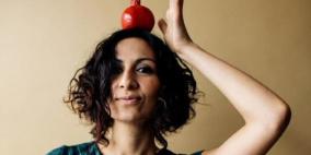 كاتبة بريطانية تدافع عن القضية الفلسطينية بوصفات طبخ