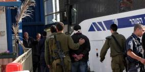 ادارة سجون الاحتلال تشدد من إجراءاتها بحق المعتقلين في "عيادة الرملة"