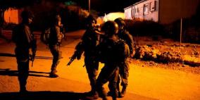 قوات الاحتلال تعتقل شابين من طولكرم