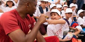 صامويل إيتو يزور مدرسة للاجئين في ماليزيا