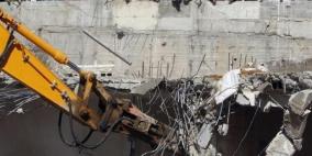 اخطار بهدم مبنى اللجنة الشعبية في شعفاط