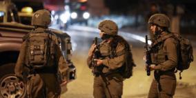 الاحتلال يشن حملة اعتقالات ويزعم مصادرة أسلحة 