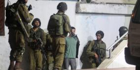 الاحتلال يعتقل (16) مواطناً من الضّفة