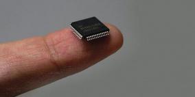 تطوير رقاقة تزرع في الدماغ تمكنك من التحكم في الكمبيوتر 