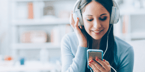 سماعات الرأس.. الصوت المرتفع قد يؤذي حاسة السمع بشدة