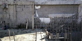 استمرار العمل بإعادة إعمار منزل عائلة أبو حميد