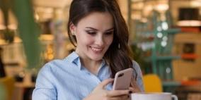 الهواتف المحمولة تسبب آلاماً في العنق للنساء أكثر من الرجال