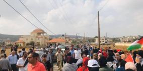 إصابات بالمطاط والاختناق خلال قمع الاحتلال مسيرة سلمية في بلدة ترمسعيا