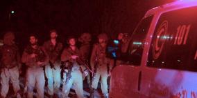 مئات المستوطنين يهاجمون منازل المواطنين في الخليل