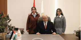 محافظ سلطة النقد يستقبل طالبة من مدرسة بنات كفل حارس الثانوية