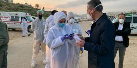 خلال استقبالها لعمال على مدخل عوفر.. د.غنام: انتم بايد امينة