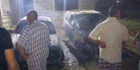 مستوطنون يحرقون مركبتين في الأغوار