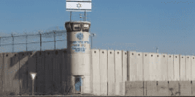 الاحتلال يعيد 9 أسرى إلى سجن "عوفر" بعد حجرهم دون أخذ عينات منهم