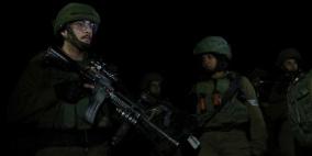 الاحتلال يعتقل 10 مواطنين من الضفة بينهم أسير محرر