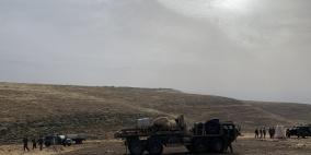 قوات الاحتلال تهدم وتصادر بيوت وحظائر لعائلة بدوية شرق رام الله