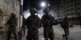 الاحتلال يعتقل 10 مواطنين من الضفة بينهم أشقاء وفتية