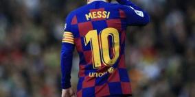 برشلونة يرد على أنباء رغبة ميسي بالرحيل عن الفريق