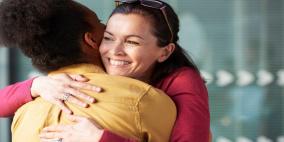 دراسة تحدد موعد السعادة والتعاسة بعمر الإنسان