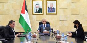 اشتية: مستمرون في دفع مساعدات أسر الشهداء والأسرى