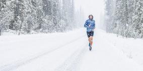 رياضي يقطع  100 كلم دعما لطفل مصاب بالعمود الفقري