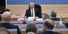 المصادقة على الخطة المالية الخاصة باستحقاقات موظفي غزة.. 7 قرارات للحكومة 