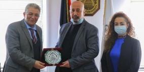 جامعة القدس و"إنجاز فلسطين" توقعان مذكرة تفاهم دعما للريادة والإبداع الطلابي