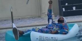 محمد رمضان يوضح حقيقة الفيديو المثير للجدل "إلقاء الدولارات"