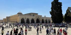 45 ألفا يؤدون الجمعة في الأقصى