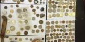 بالصور.. القبض على شخص وبحوزته 404 قطعة أثرية في سلفيت