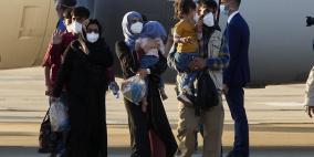 بايدن يخصص نحو مليار دولار لمساعدة اللاجئين الأفغان