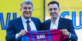 برشلونة يقدم تشافي وسط هتافات ضد باريس سان جيرمان