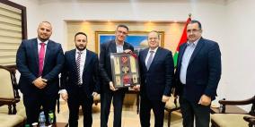 وفد من سلطة الطاقة وشركة كهرباء محافظة القدس يلتقي بمستشار الرئيس للشؤون الدبلوماسية الدكتور مجدي الخالدي.