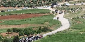 مستوطنون يقتحمون قرية المغير شمال شرق رام الله