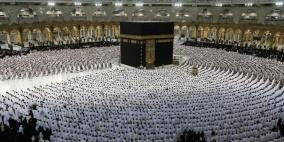 شاهد: وصول أول رحلة حجاج للسعودية وتحديد آخر موعد لتصاريح العمرة