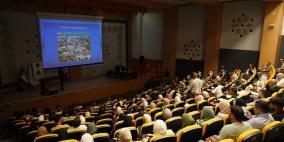 محاضرة علمية في جامعة القدس للبروفيسور جيفري أوكسيون حول أمراض المفصل الفكي الصدغي والآلام الوجهية