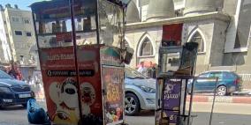 لإعالة أسرته رغم خطورة الأوضاع..