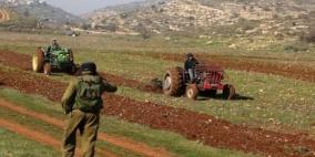 الاحتلال يستولي على جرار زراعي وصهريج مياه في الأغوار الشمالية