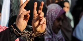 95 معتقلة يواجهن ظروفا اعتقالية قاسية في سجون الاحتلال