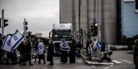 مستوطنون يغلقون طرقا لمنع وصول مساعدات إلى قطاع غزة