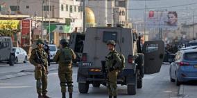 الاحتلال يقتحم قرية مادما وينفذ حملة اعتقالات في طولكرم