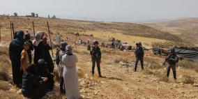 الاحتلال يحتجز عددا من المزارعين شرق قلقيلية