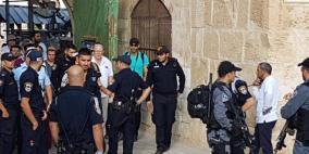 محافظة القدس: الاحتلال اعتقل 60 مواطنا من الضفة كانوا في طريقهم للمسجد الأقصى أمس