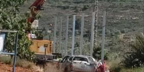 الاحتلال يشرع ببناء سياج شائك يعزل سنجل وترمسعيا عن الشارع الرئيسي