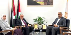 وكيل التعليم العالي يتفقد كلية الأمة الجامعية