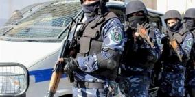 الشرطة تقبض على مشتبه به بتنفيذ عمليات سطو استهدفت 4 بنوك