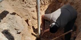 سلطة المياه: ضمن حملة رقابية واسعة إزالة تعدٍّ على خط المياه الناقل في بيت لحم