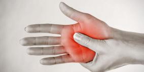 خاص| سخونة الأطراف.. متى تكون علامة على مشكلة صحية؟