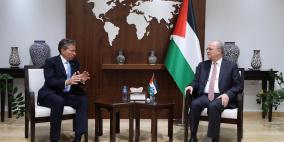 مصطفى يبحث مع مسؤول أممي الخطوات التنفيذية لخطة التعافي وإعادة الإعمار في قطاع غزة