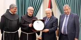الرئيس يتسلم دعوة لحضور قداس عيد الميلاد المجيد